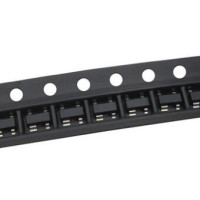 3PCS UPC1675G-T1 SOT143 NEC